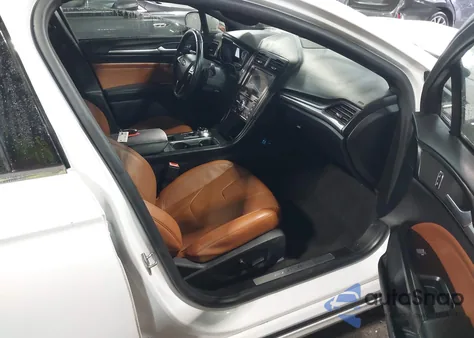 2020 Ford Fusion Titanium z USA, uszkodzony, nr VIN 3FA6P0D9XLR137939